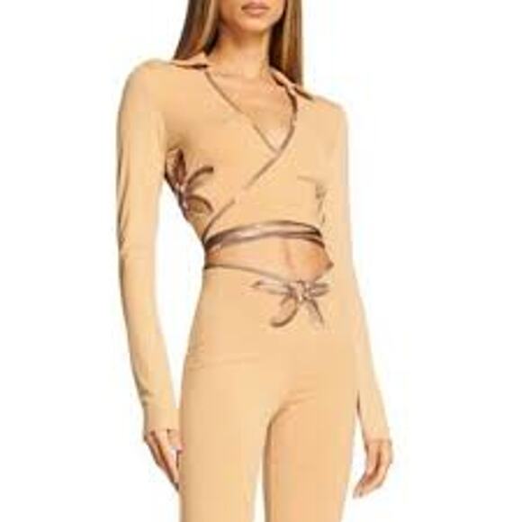 I.AM.GIA Renalee Flower Cutout Crop Top NWT - Picture 1 of 6